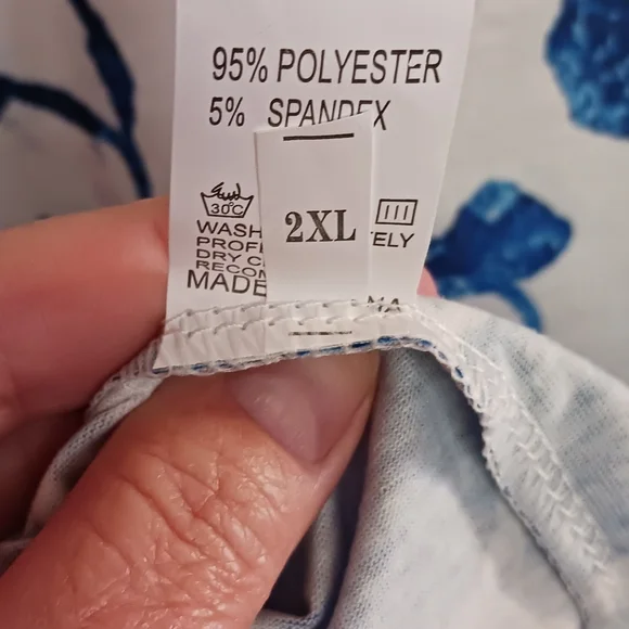 Woman's Cold Shoulder Top with Lace Detail - Picture 6 of 8